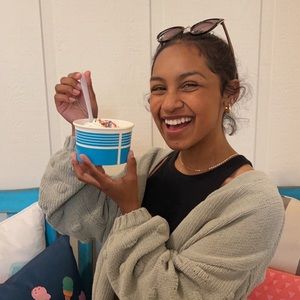 Meet your Posher, Daniela